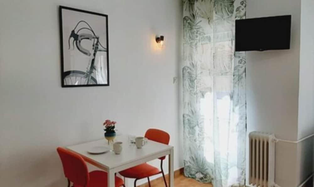 Arjori Rooms Hostal Salamanca Eksteriør bilde
